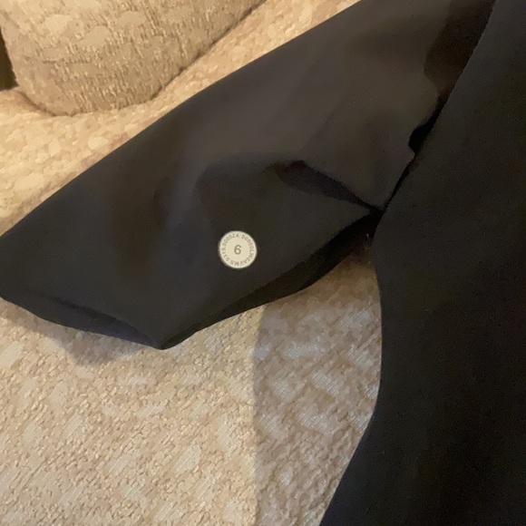 Lululemon Dance Studio Mid-rise Crop size 6 - Picture 2 of 6